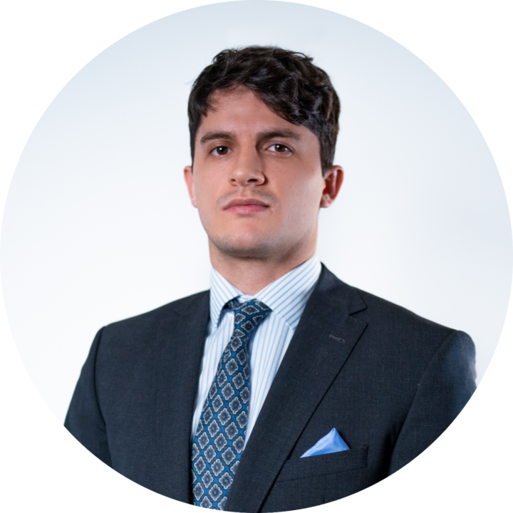 Porträtt av Alban Dautaj